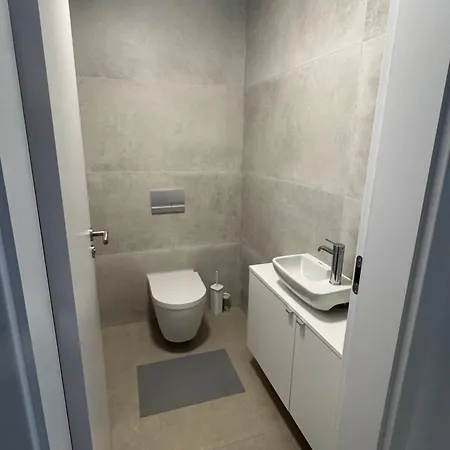 Sky Park By Zaha Hadid- Modern With Garage Apartamento