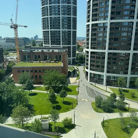 شقة Sky Park By Zaha Hadid- Modern With Garage براتسيلافا