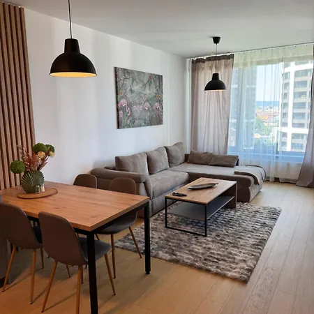 Sky Park By Zaha Hadid- Modern With Garage شقة