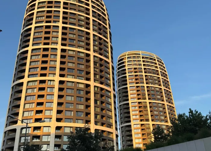 Sky Park By Zaha Hadid- Modern With Garage شقة براتسيلافا