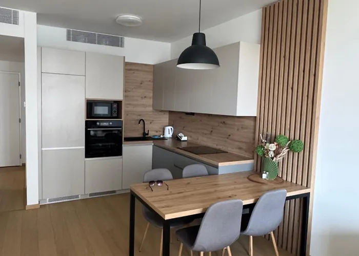 Sky Park By Zaha Hadid- Modern With Garage براتسيلافا